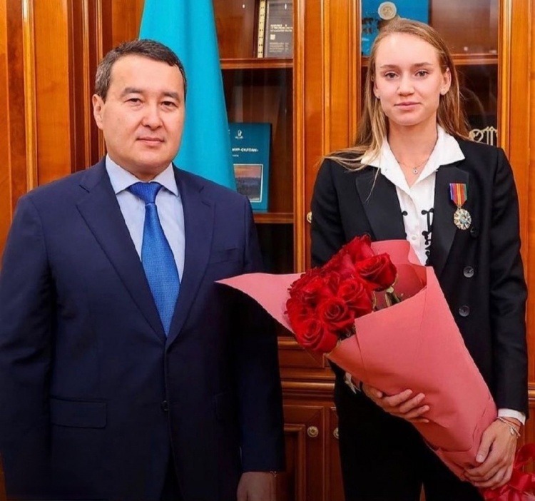 都好似背后 都好似背后