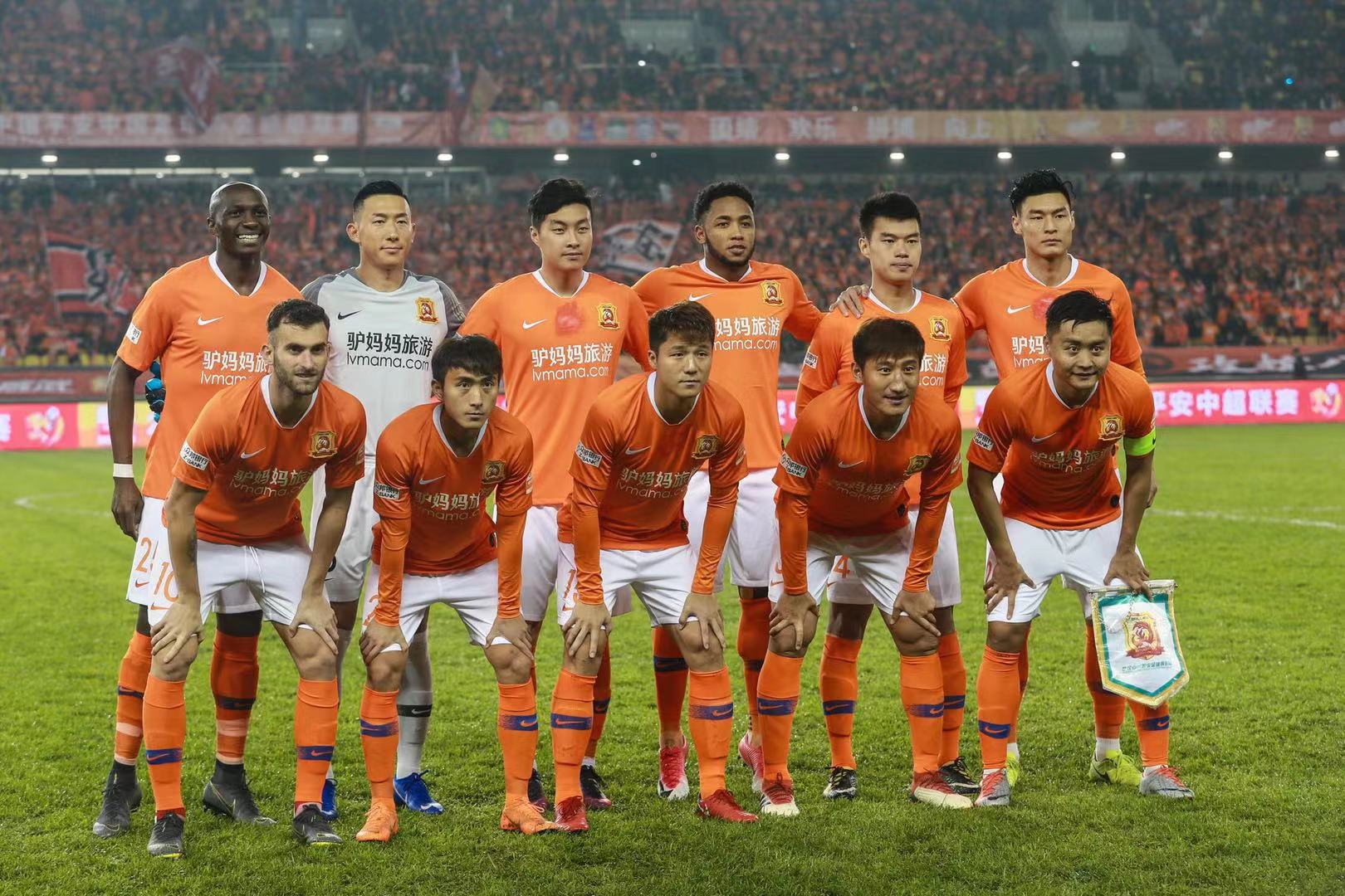 从侧翼卡住 从侧翼卡住